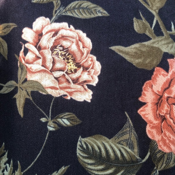 Faded glory beautiful pull up roses - Picture 3 of 6